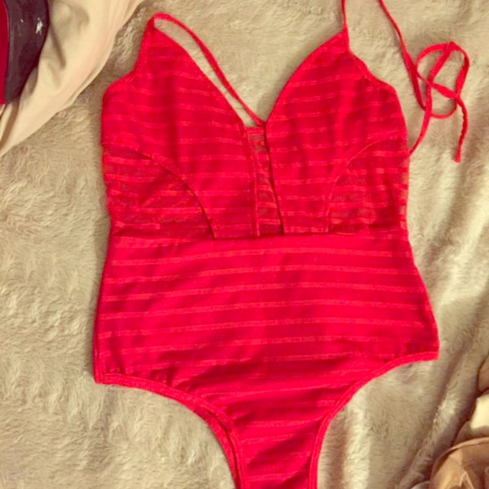 Hot red bodysuit❤️